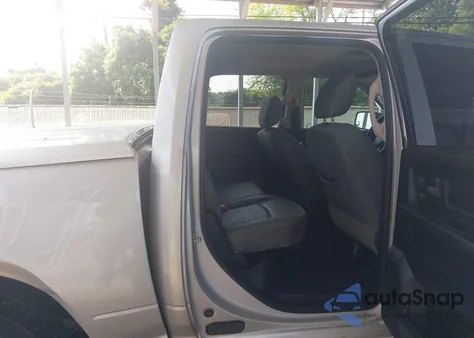 2014 Ram 1500 Ssv z USA, uszkodzony, nr VIN 1C6RR7XT9ES277111